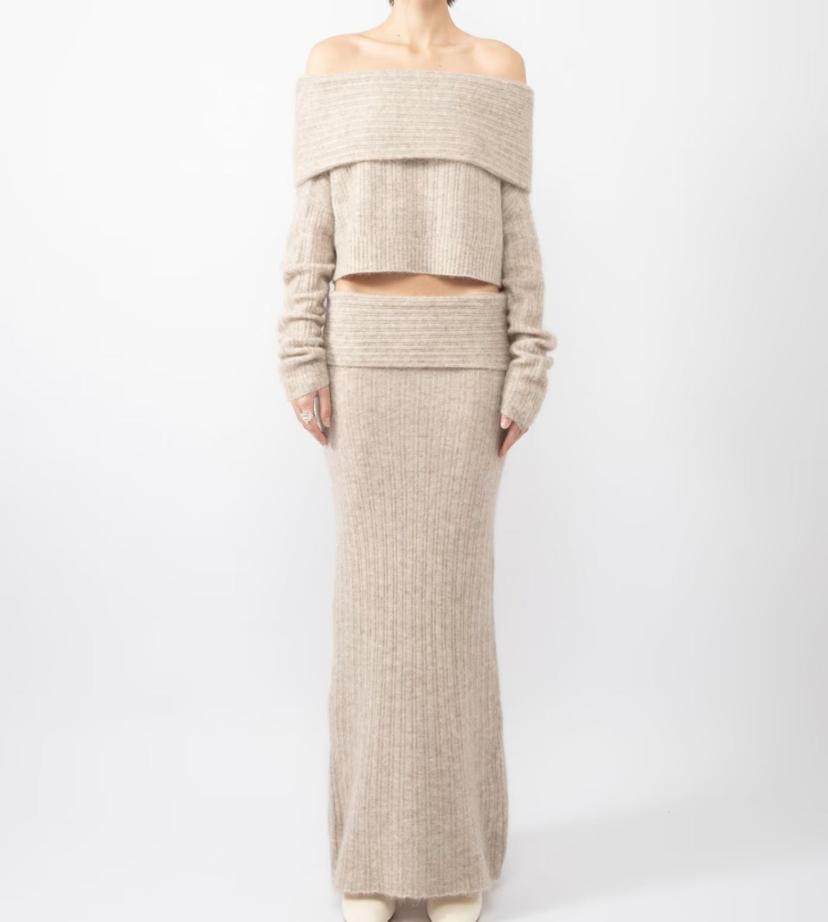 סט סריג שני חלקים חולצת כתפיים חשופות וחצאית מקסי - אילונה