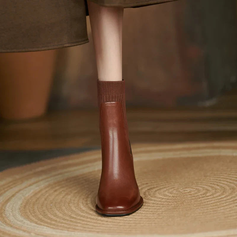 Rivas מגפונים דמוי עור עם עקב