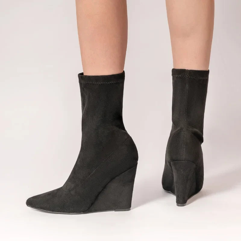 Ria מגפוני ז'אמש